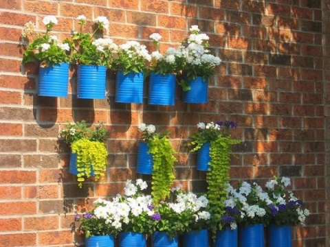 Trang trí nhà đẹp với chậu hoa treo tường làm từ vật liệu tái chế 1