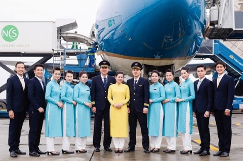 đồng phục Vietnam Airlines cận cảnh  11