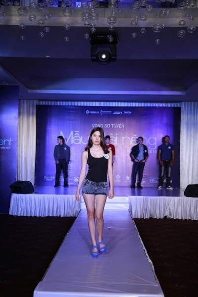 Toàn cảnh buổi casting Mẫu và tài năng Việt  Nam 2015 5