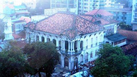 Ngắm biệt thự cổ giá gần 35 triệu USD giữa Sài Gòn - 1