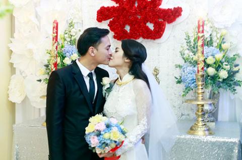 '. Trực tiếp đám cưới Tú Vi Văn Anh .' '. Trực tiếp đám cưới Tú Vi Văn Anh .'