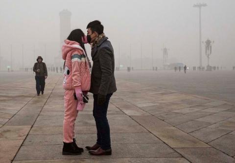 10 khoảnh khắc hôn ấn tượng trong năm 2015