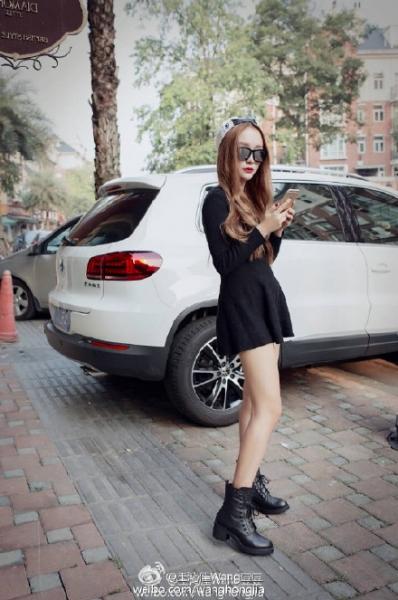 Hotgirl chuyên chụp ảnh cùng xe sang bị ‘bóc mẽ’ sống ảo - Ảnh 6 Hotgirl chuyên chụp ảnh cùng xe sang bị ‘bóc mẽ’ sống ảo - Ảnh 6