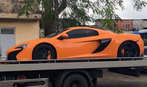 Đại gia lái siêu xe McLaren độc nhất Việt Nam trên phố Sài Gòn - Ảnh 6