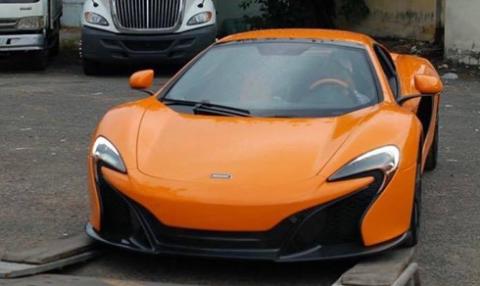 Đại gia lái siêu xe McLaren độc nhất Việt Nam trên phố Sài Gòn - Ảnh 8