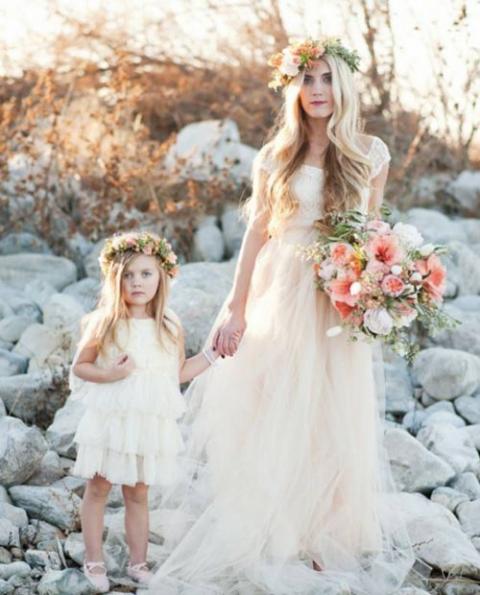 Khoảnh khắc khiến bà mẹ nào cũng ước có 1 cô con gái