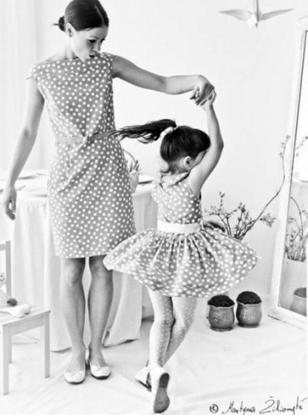 Khoảnh khắc khiến bà mẹ nào cũng ước có 1 cô con gái