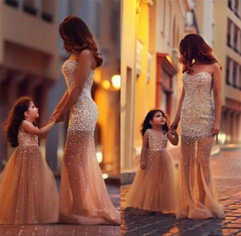 Khoảnh khắc khiến bà mẹ nào cũng ước có 1 cô con gái