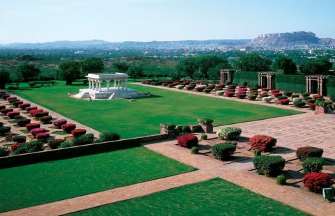 Dịch vụ đẳng cấp hoàng tộc tại khách sạn tốt nhất thế giới 