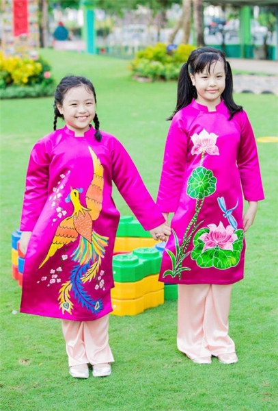 'Cục cưng' nhà sao Việt đáng yêu với áo dài, khăn xếp - 13