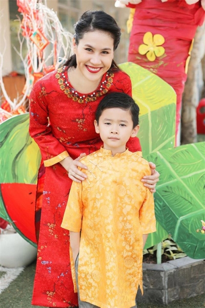 'Cục cưng' nhà sao Việt đáng yêu với áo dài, khăn xếp - 14