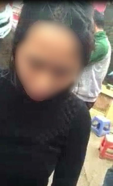 Xôn xao clip nữ sinh viên Đại học Sư phạm Thái Nguyên bị đánh ghen ngay cổng trường