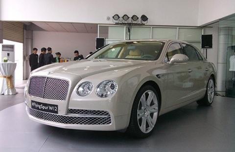 Đại gia Việt lũ lượt sắm siêu xe: Một cuộc đua ngầm? - 1