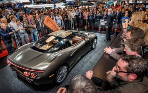 Hút hồn với vẻ đẹp khó cưỡng của Spyker C8 Preliator - 5