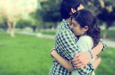 5 cách bảo vệ tình yêu khỏi ảnh hưởng của mạng xã hội