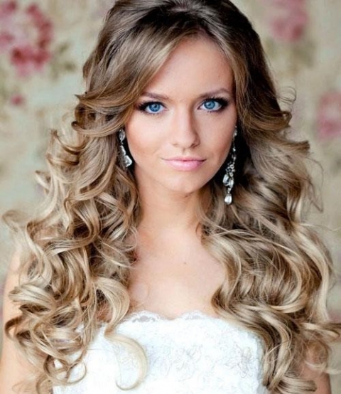 6 kiểu tóc đẹp hoàn hảo cho cô dâu