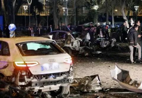 Hiện trường đẫm máu vụ đánh bom rung chuyển thủ đô Thổ Nhĩ Kỳ khiến 169 người thương vong - Ảnh 9.