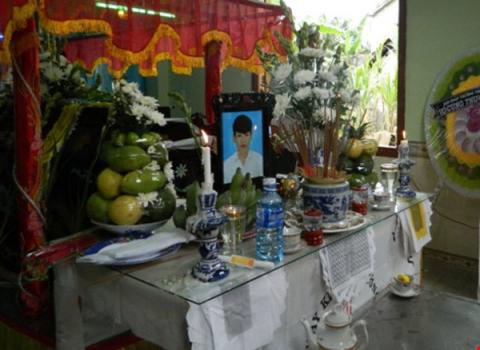 Đề xuất trao huy hiệu dũng cảm cho HS chết đuối khi cứu bạn