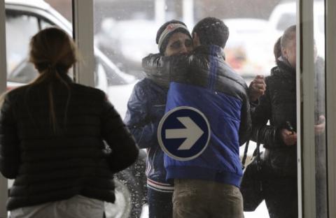 Đau thương hiện trường Boeing rơi 62 người tử nạn - 9