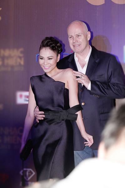 Các mỹ nhân Việt giữ chồng đại gia bằng cách gì