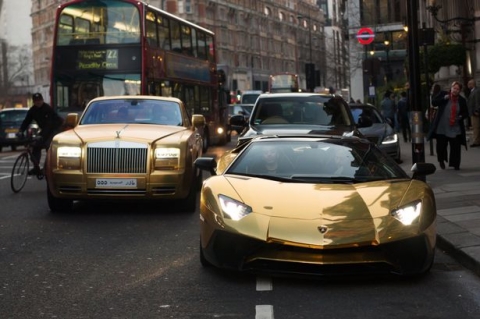 Dàn siêu xe dát vàng của triệu phú Ả Rập náo loạn London - 1