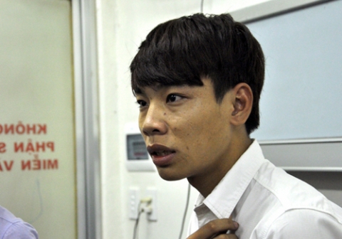 Nữ sinh viên bị tạt axit ở Sài Gòn có nguy cơ mù mắt - 2
