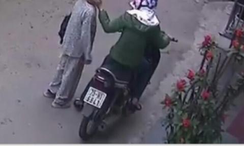 Đã bắt được nữ quái nghi “thôi miên” lấy trộm tiền cụ bà ở Huế - Ảnh 1