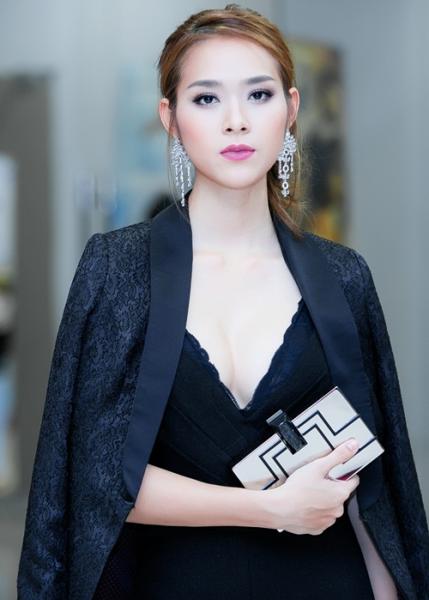 4 hotgirl viẹt sau khi thành mẹ don than càng dẹp 'mòn con mát' - 2