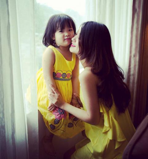 4 hotgirl viẹt sau khi thành mẹ don than càng dẹp 'mòn con mát' - 11