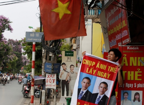 Tong thong Obama roi Washington, len duong toi Viet Nam hinh anh 8