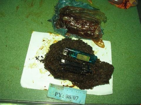 Cai chet ky la cua pham nhan trong trai giam hinh anh 1