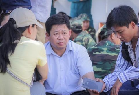 Me 2 em be mat tich o song Han: 'Cac con oi, ve voi me di' hinh anh 2