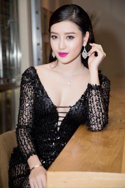 choang voi nhung mon trang suc hang ti dong cua sao viet - 15