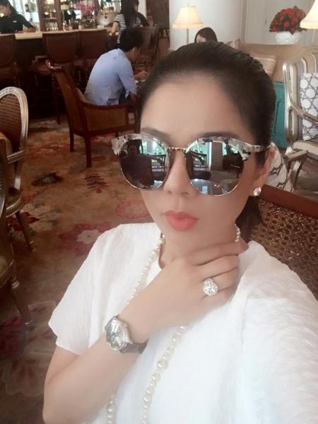 choang voi nhung mon trang suc hang ti dong cua sao viet - 10