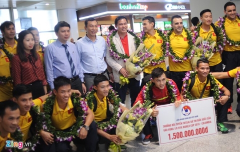 Futsal Viet Nam duoc thuong 1,5 ty dong khi ve nuoc hinh anh 4