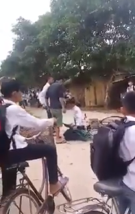 hoc-sinh-quy-goi-14756376