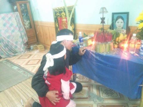 noi dau nguoi chong dua vo di de chi nhan lai thi the vo va con - 6