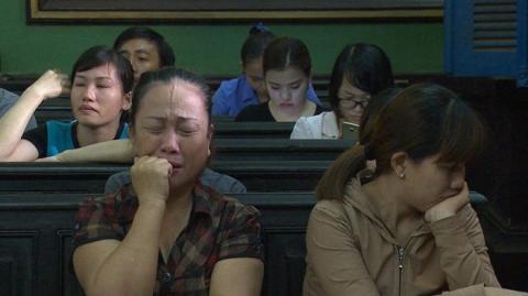 Nhung giot nuoc mat trong phien xu cha vo doat mang con re hinh anh 1