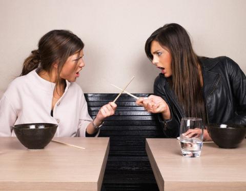 Chị dâu hại con em chồng 2