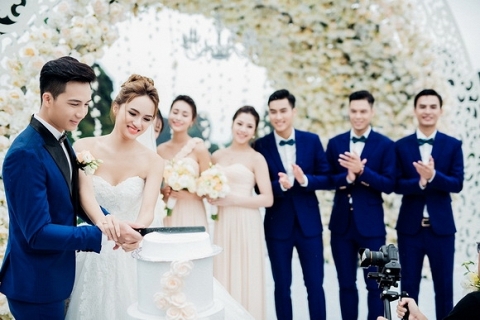 Đám cưới Hương Giang Idol 2
