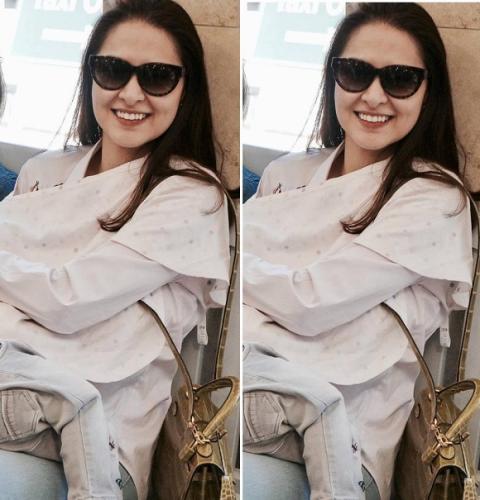 'Mỹ nhân đẹp nhất Philippines' gây tranh cãi vì cho con bú nơi công cộng 0 'Mỹ nhân đẹp nhất Philippines' gây tranh cãi vì cho con bú nơi công cộng 0