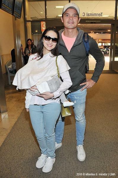 'Mỹ nhân đẹp nhất Philippines' gây tranh cãi vì cho con bú nơi công cộng 1 'Mỹ nhân đẹp nhất Philippines' gây tranh cãi vì cho con bú nơi công cộng 1