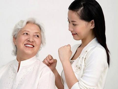 chuyen me chong bi nang dau danh da 