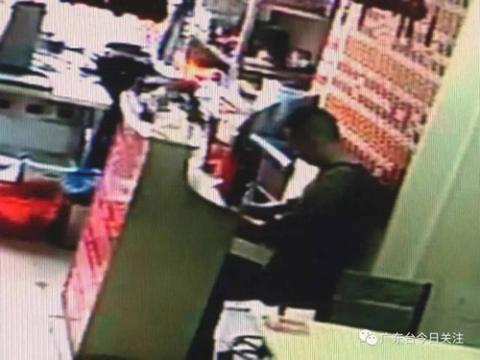 nguoi phu nu sinh lien tiep 8 dua con vi ly do khong ai ngo den - 3