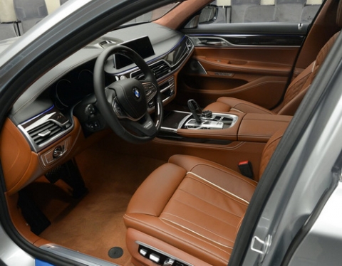 BMW 760Li xDrive V12 Excellence: Vừa mạnh, vừa sang - 3