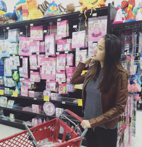 vo tre cua lam truong khong mang nhan sac, an tat ca moi thu de co sua cho con - 3