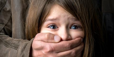 Câu chuyện đáng sợ tại trung tâm mua sắm và lời cảnh báo về thủ đoạn bắt cóc trẻ em - Ảnh 2.