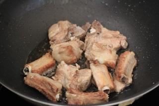 Sườn sốt chua cay