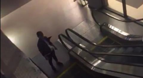 ha noi: mac ke con van khoc so hai, ba me van bat con hoc di thang cuon mot minh - 2