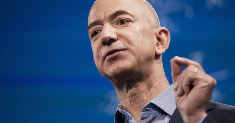 Jeff Bezos sắp vượt Bill Gates để trở thành tỷ phú giàu nhất TG? - 1